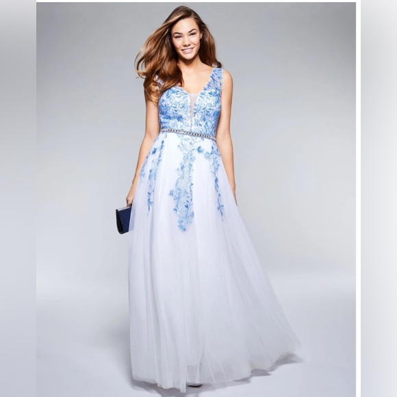 Elegant White Gown with Blue Floral Embroidery and Silver Belt - Picture 1 of 8